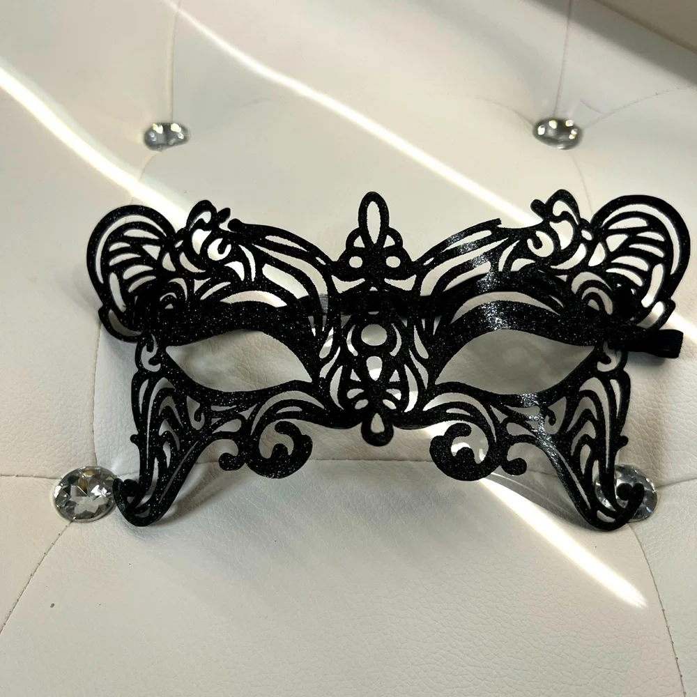 Sexy Glitter Hard Lace Carnival Mask.